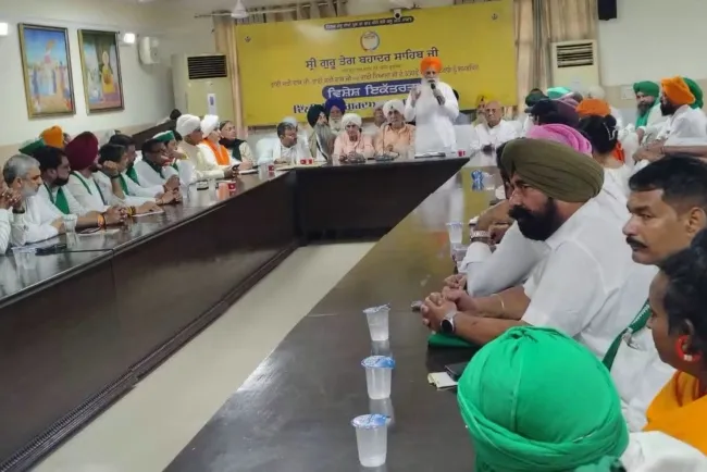 “दिल्ली में जुटे 150+ किसान संगठन, 7 मुद्दों पर बनी एकजुटता; 25 नवंबर को कुरुक्षेत्र से होगा बड़े संघर्ष का ऐलान”